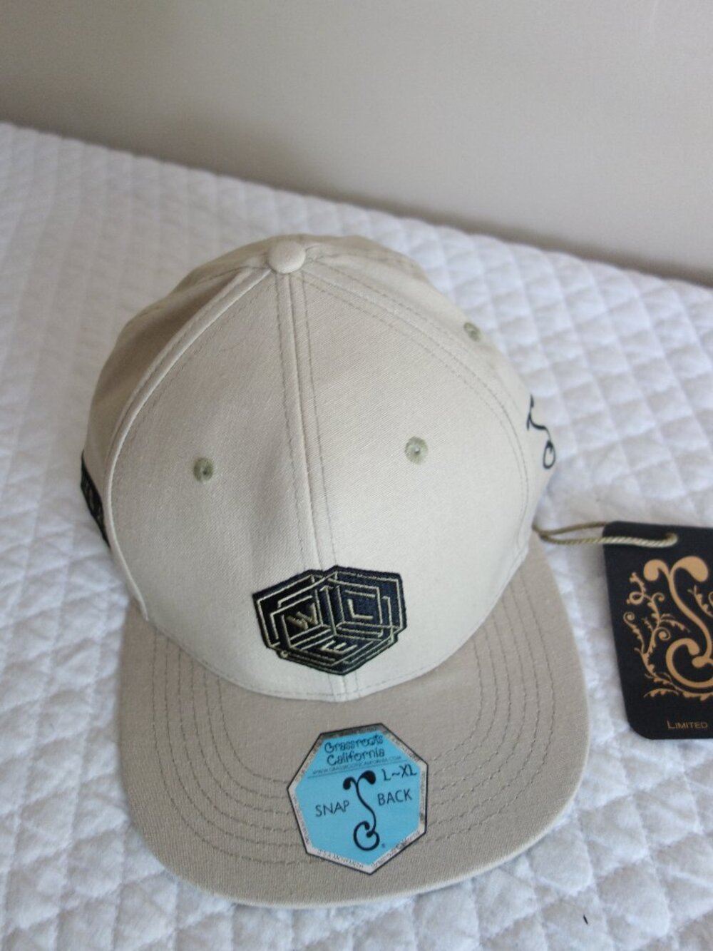 NWT GRASSROOTS California White Label Extracts Tan Snap Back Cap L-XL Lmtd Editi